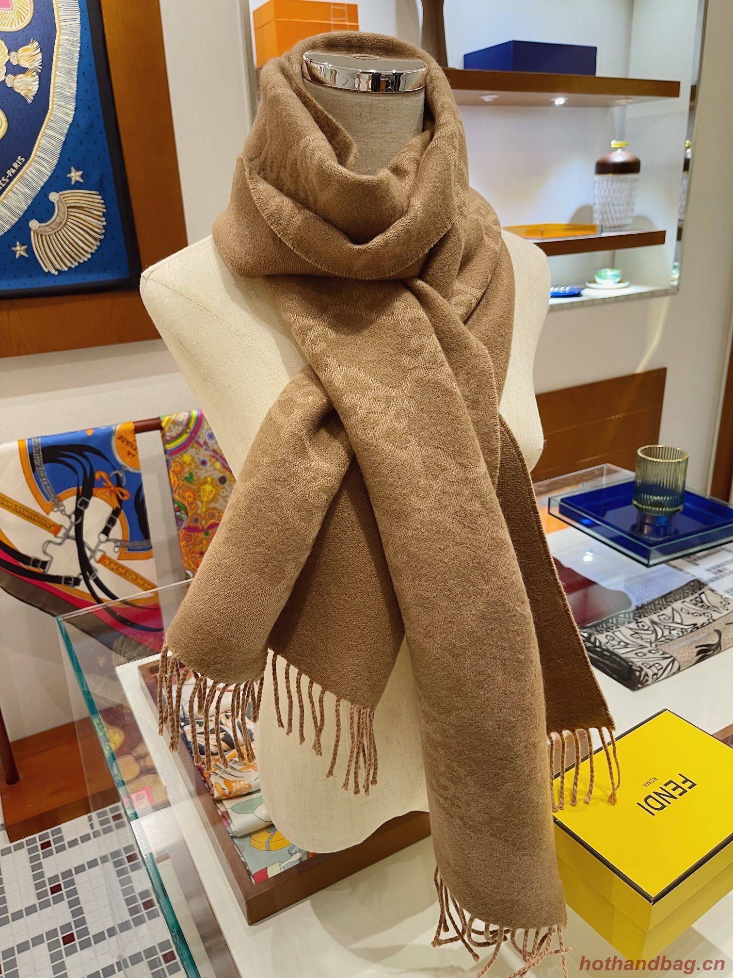 Fendi Scarf F00016 Fendi Scarf F00016