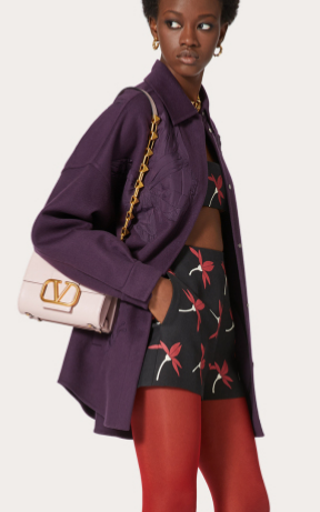 VALENTINO GARAVANI Stud Sign Grained Calfskin Shoulder Bag V0196 pink VALENTINO GARAVANI Stud Sign Grained Calfskin Shoulder Bag V0196 pink