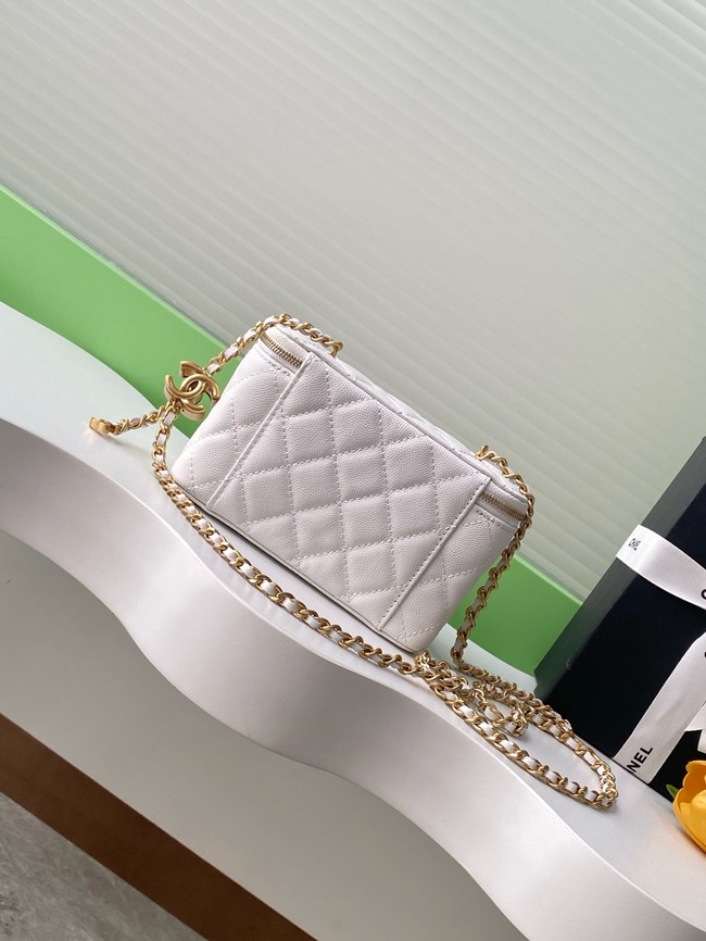 CHANEL MINI CLUTCH Grained Calfskin AP3940 white