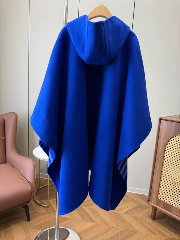 Burberry Cape Double-sided cashmere GG35926