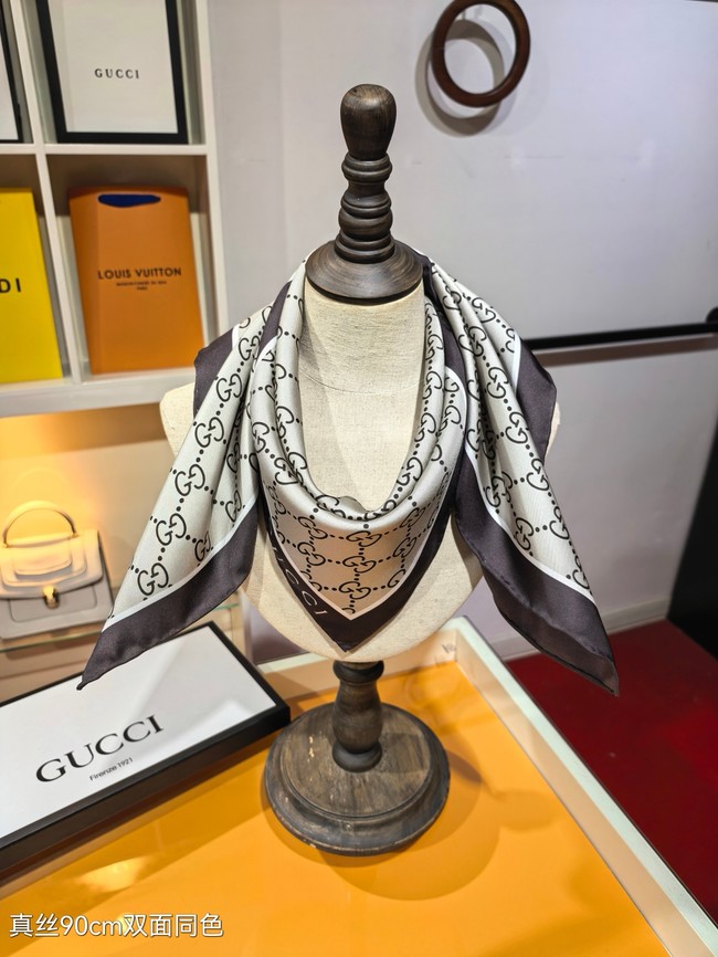 Gucci Square Scarf Silk Jacquard XT2891
