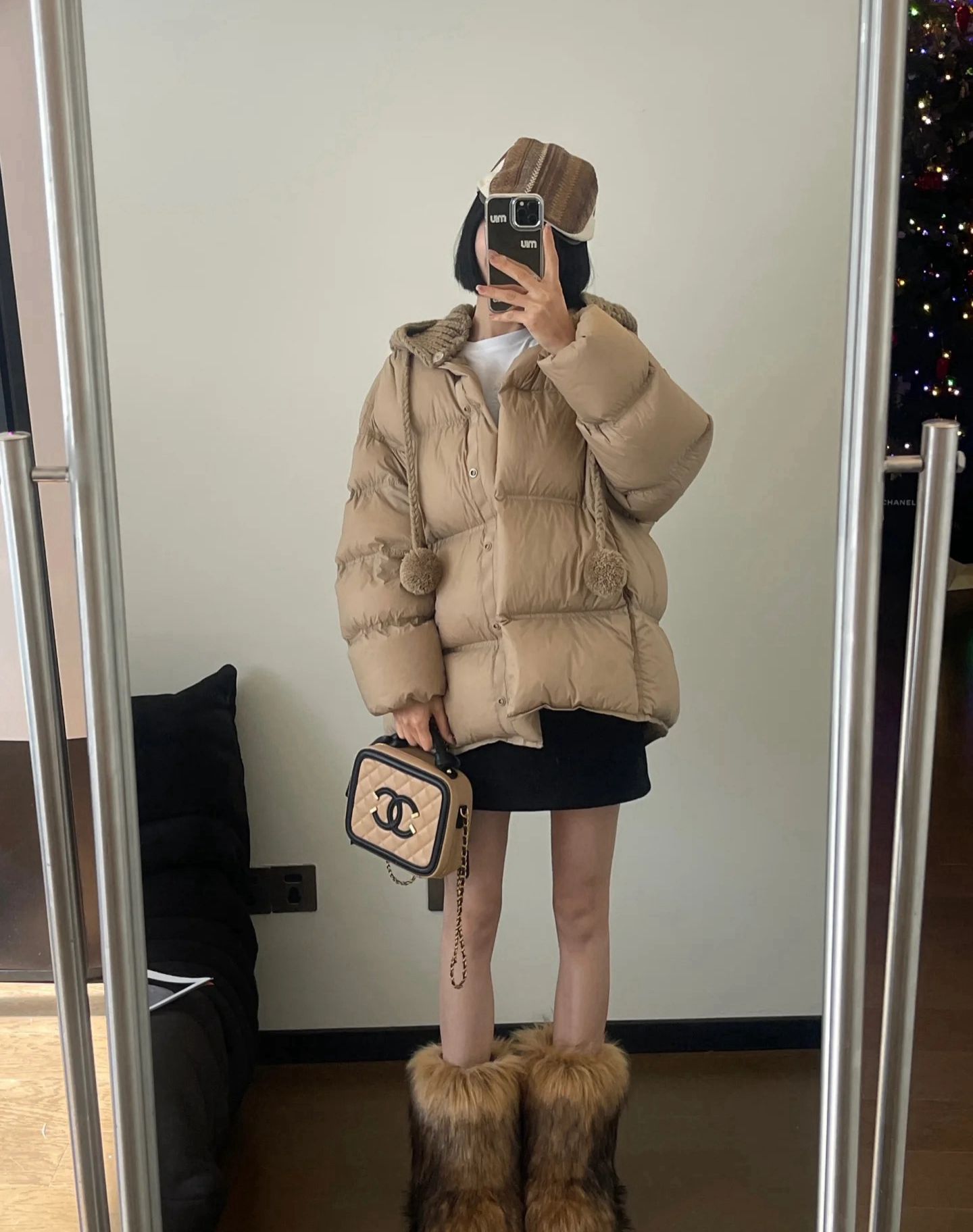 Chanel Original Leather Medium Cosmetic Bag 93443 Apricot&Black Chanel Original Leather Medium Cosmetic Bag 93443 Apricot&Black