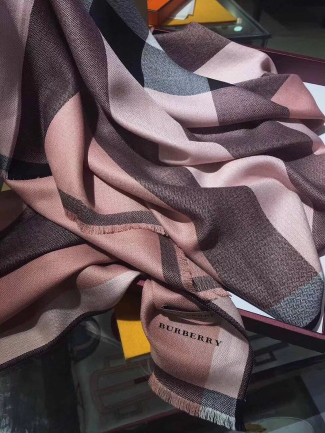 Burberry Shawl Wool Silk and Cotton KY190