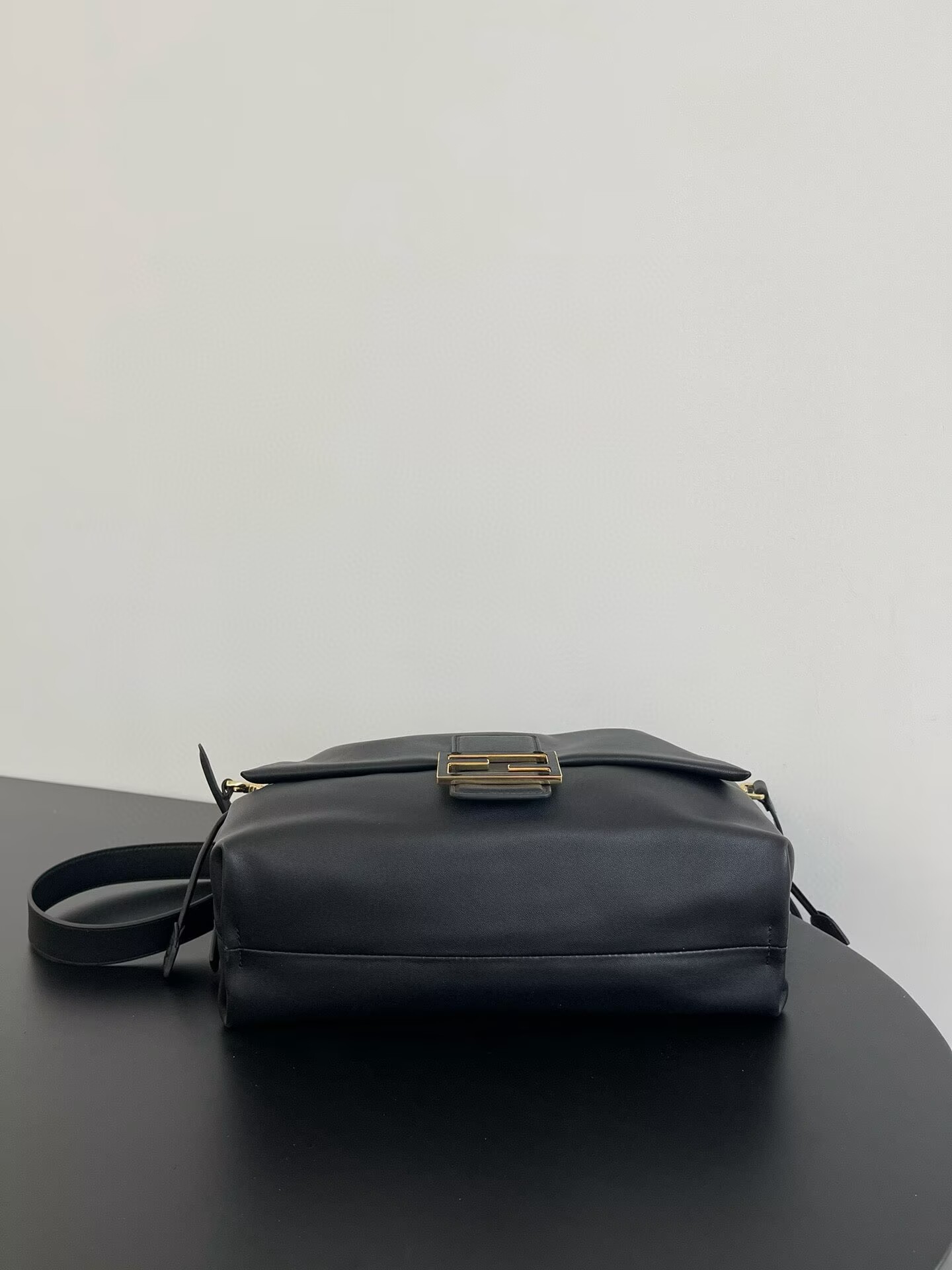 Fendi Mamma Baguette Original Leather Top Handle Bag 8832 Black Fendi Mamma Baguette Original Leather Top Handle Bag 8832 Black