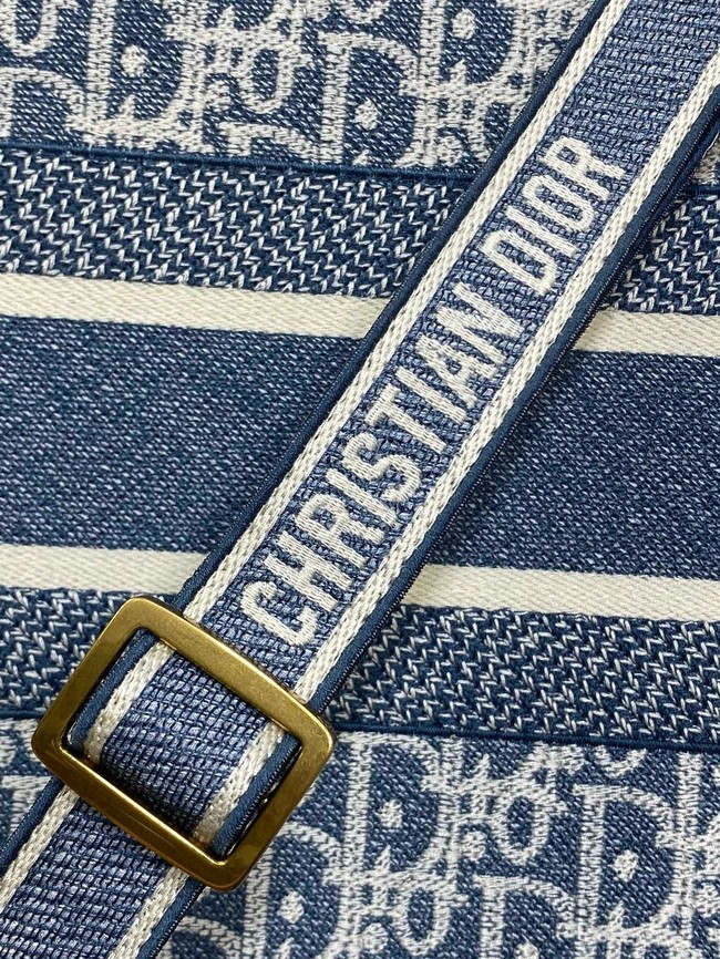 Medium Dior Book Tote Dior Oblique Embroidery and Calfskin M1324CZ-2