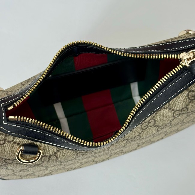 Gucci GG Emblem small shoulder bag 847447 black