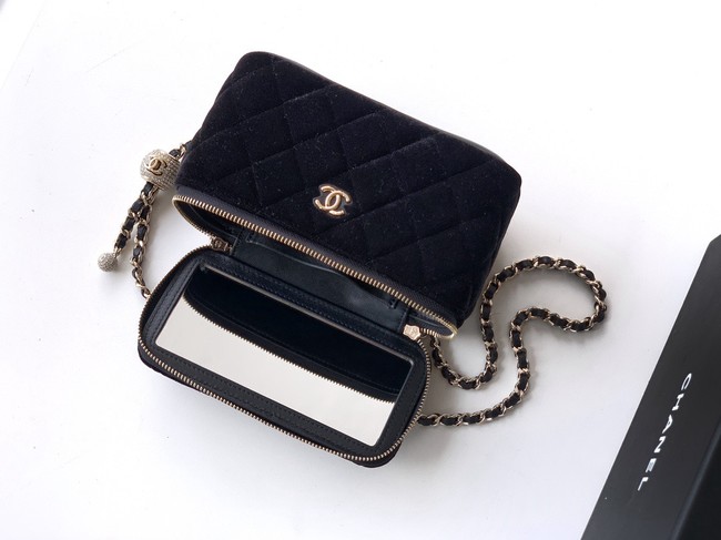 CHANEL velvet Vanity with Chain AP3940 black