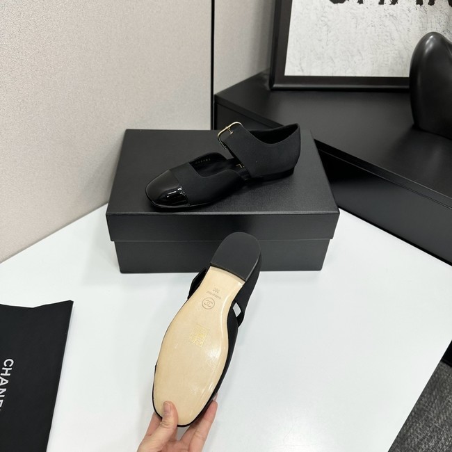 Chanel Mary Janes Grosgrain & Patent Calfskin G47028-1