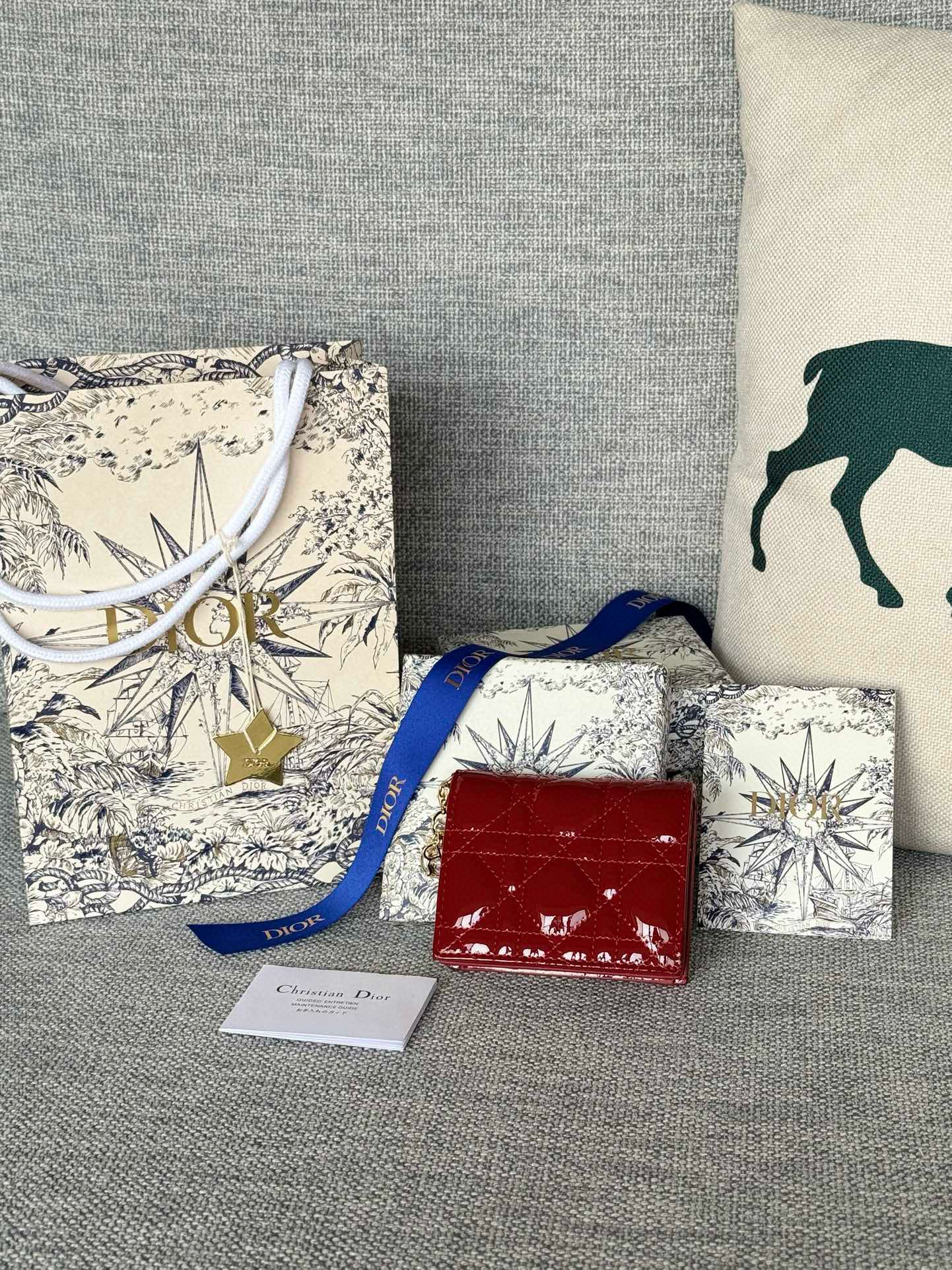 Mini lady Dior gardenia wallet Cherry red Patent Cannage Calfskin D50910 Mini lady Dior gardenia wallet Cherry red Patent Cannage Calfskin D50910