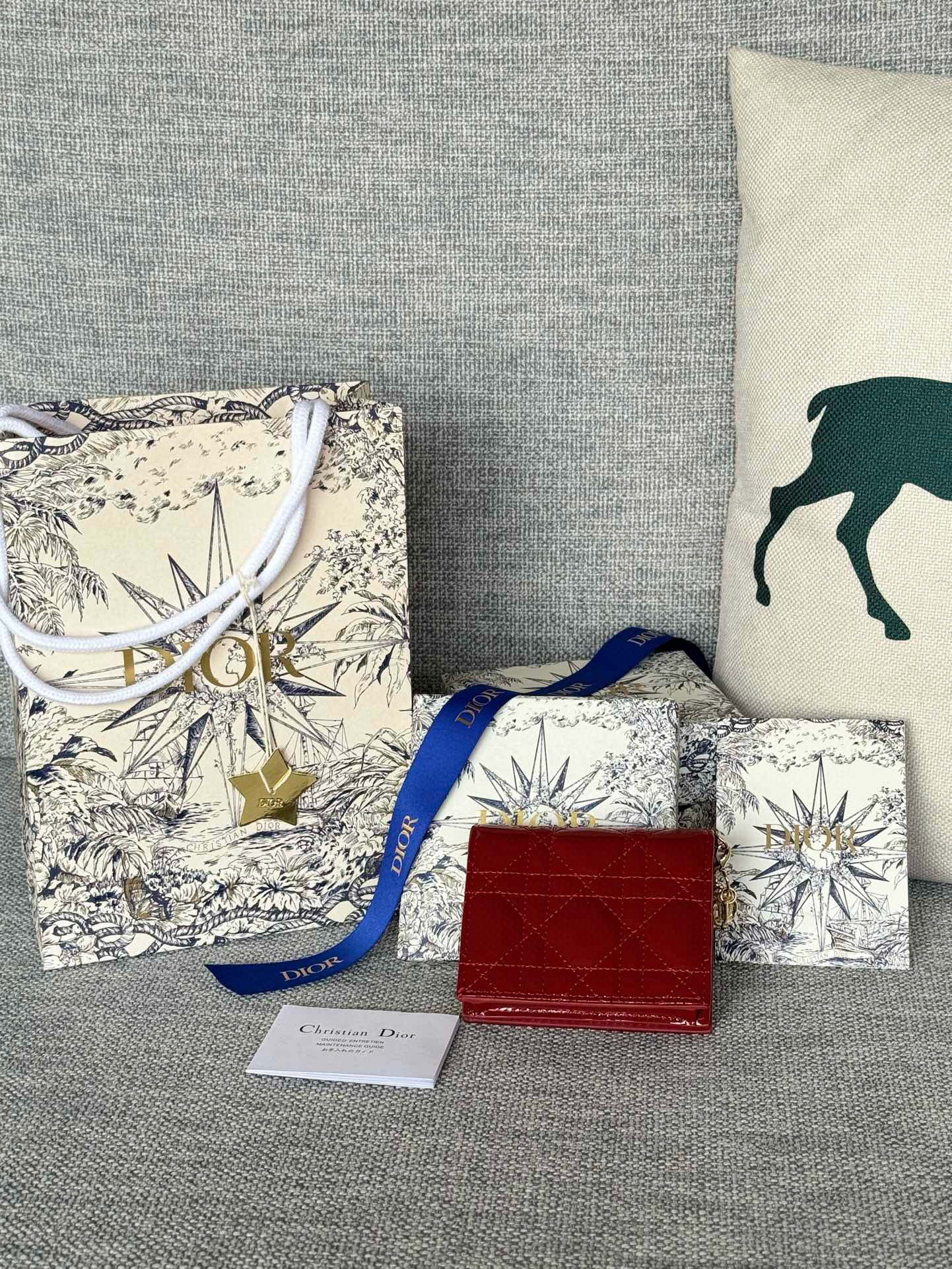 Mini lady Dior gardenia wallet Cherry red Patent Cannage Calfskin D50910 Mini lady Dior gardenia wallet Cherry red Patent Cannage Calfskin D50910