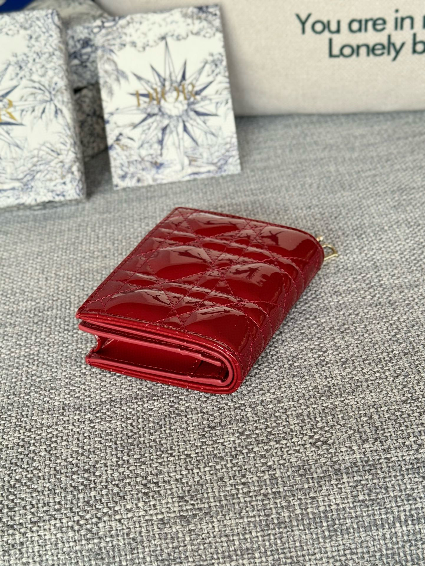 Mini lady Dior gardenia wallet Cherry red Patent Cannage Calfskin D50910 Mini lady Dior gardenia wallet Cherry red Patent Cannage Calfskin D50910