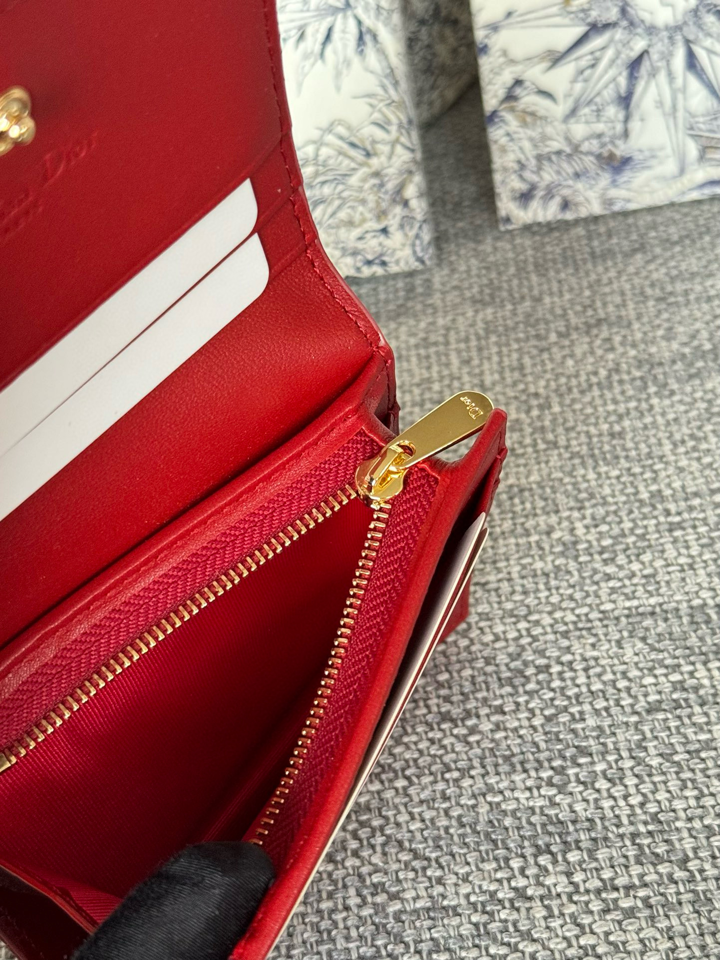 Mini lady Dior gardenia wallet Cherry red Patent Cannage Calfskin D50910 Mini lady Dior gardenia wallet Cherry red Patent Cannage Calfskin D50910