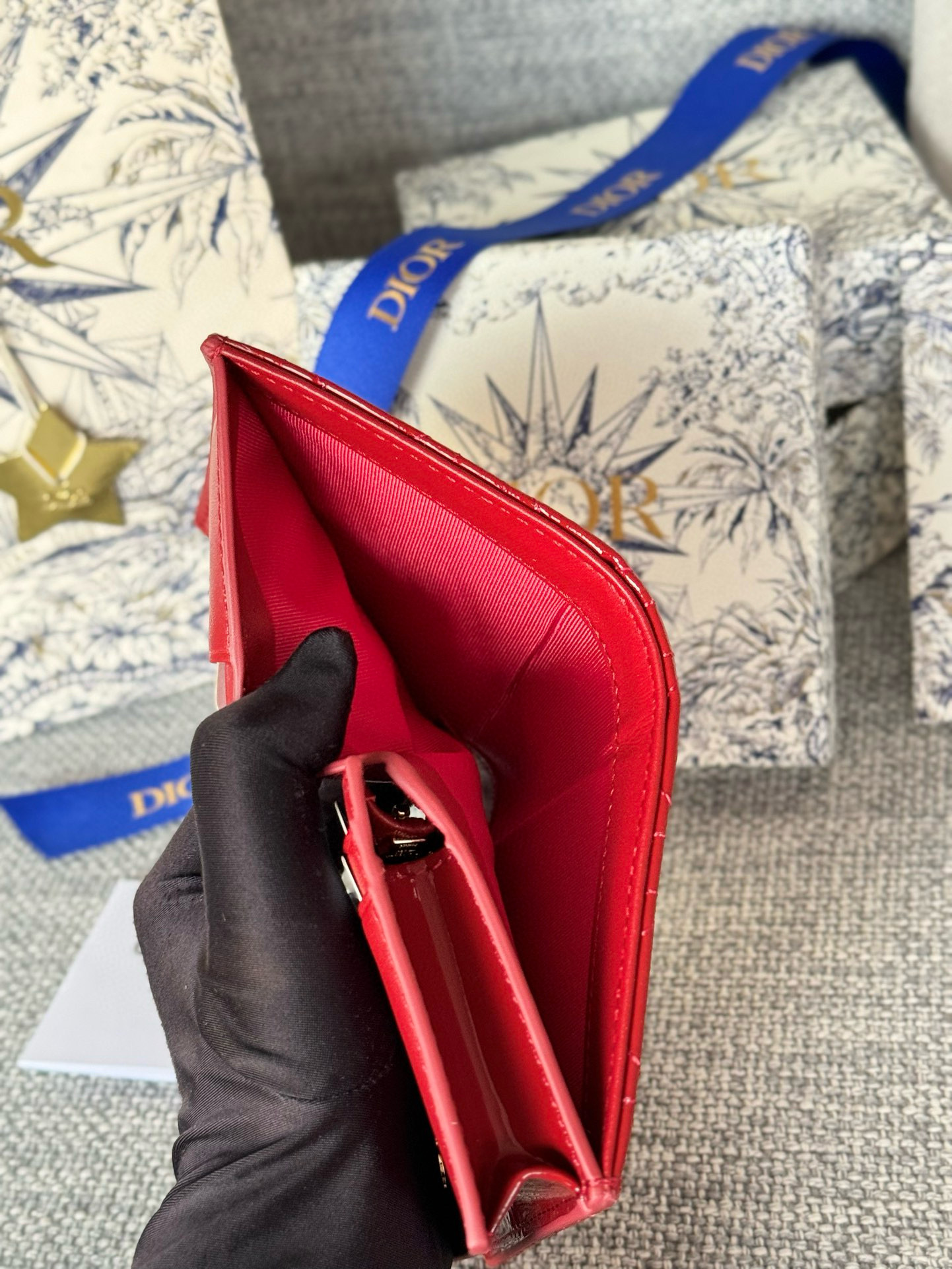 Mini lady Dior gardenia wallet Cherry red Patent Cannage Calfskin D50910 Mini lady Dior gardenia wallet Cherry red Patent Cannage Calfskin D50910